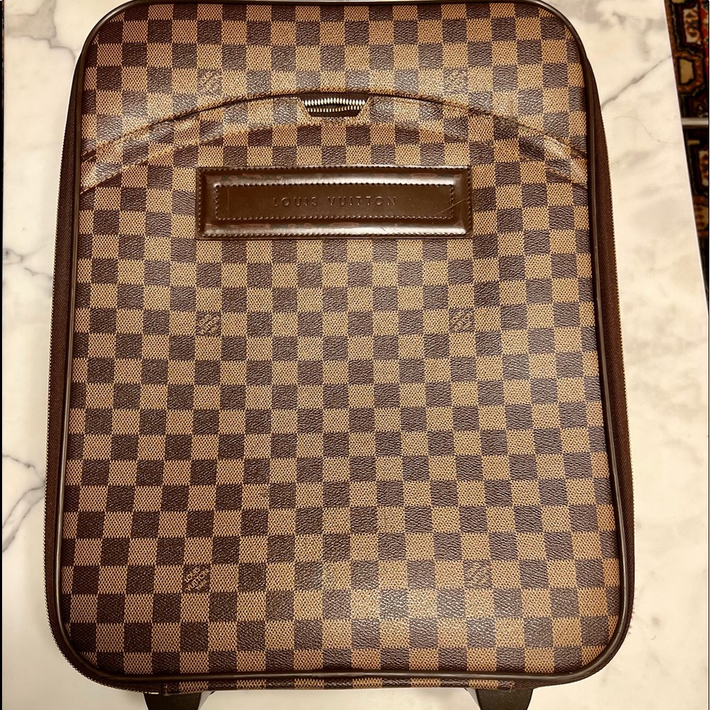 Louis Vuitton 45 Pegase Roller Luggage